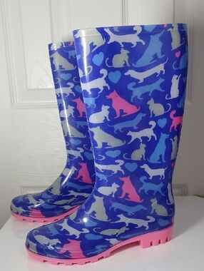 Via Rosa Blue Playful Dog & Cat Novelty Print Rain Boots with Pink Soles